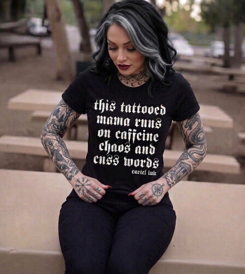 This tattooed mama runs on caffeine, chaos and cuss words UniSex T-shirt